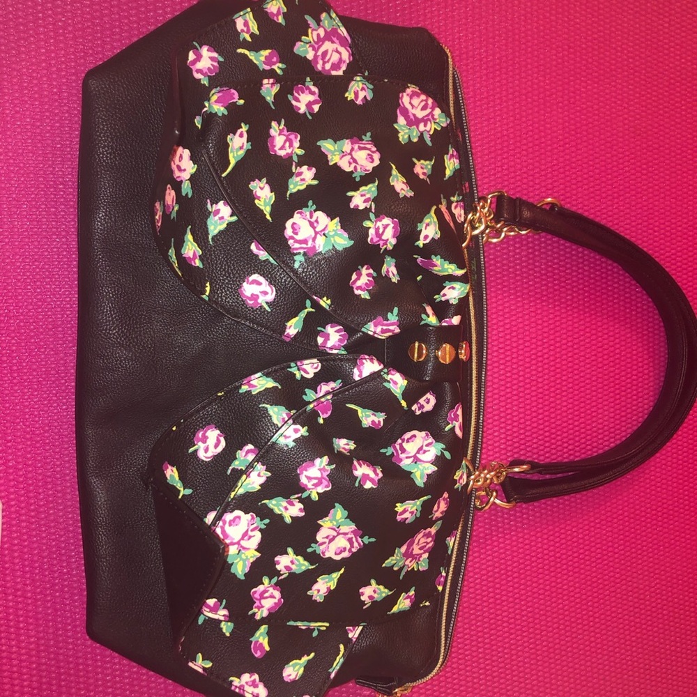 Betesy Johnson shoulder bag with bow.